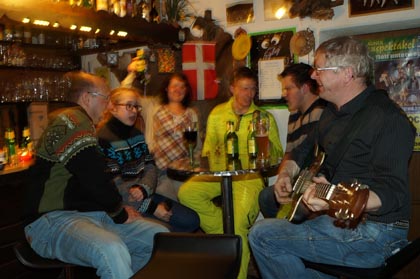 Apreski es wird gejodelt01