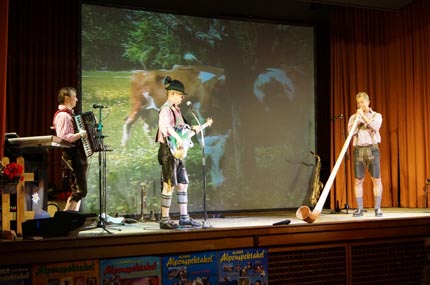 Alphorn mit Hansi